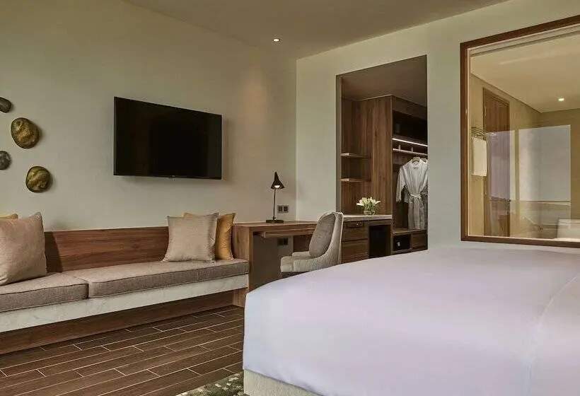 اتاق سوپریور با چشم‌انداز باغ, Mövenpick Resort Waverly Phu Quoc