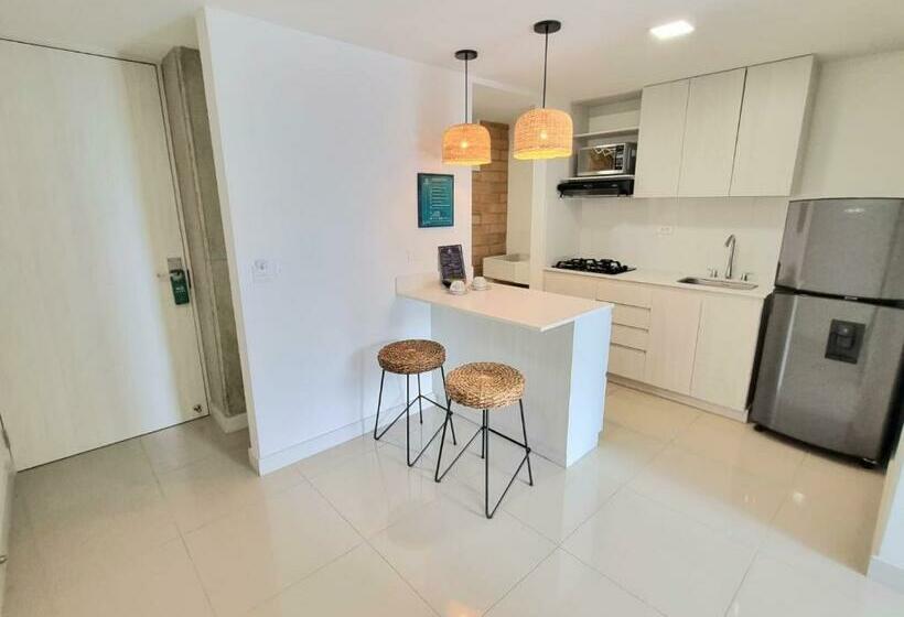 キングサイズベッドのスイートルーム, Origen Local Suites