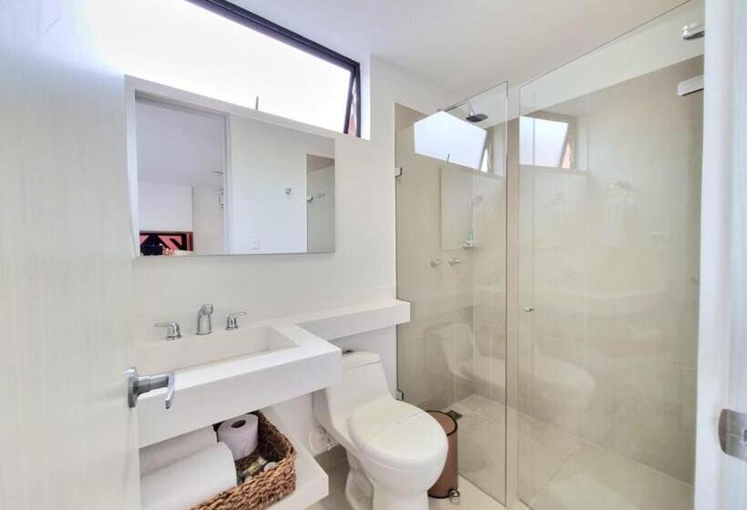 Люкс Deluxe Кровать Кинг, Origen Local Suites