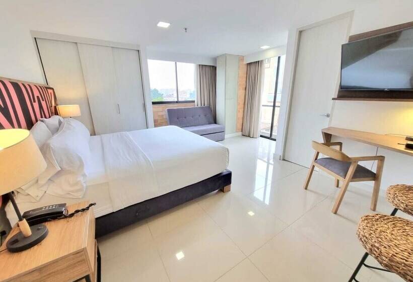 スタンダードスタジオ, Origen Local Suites