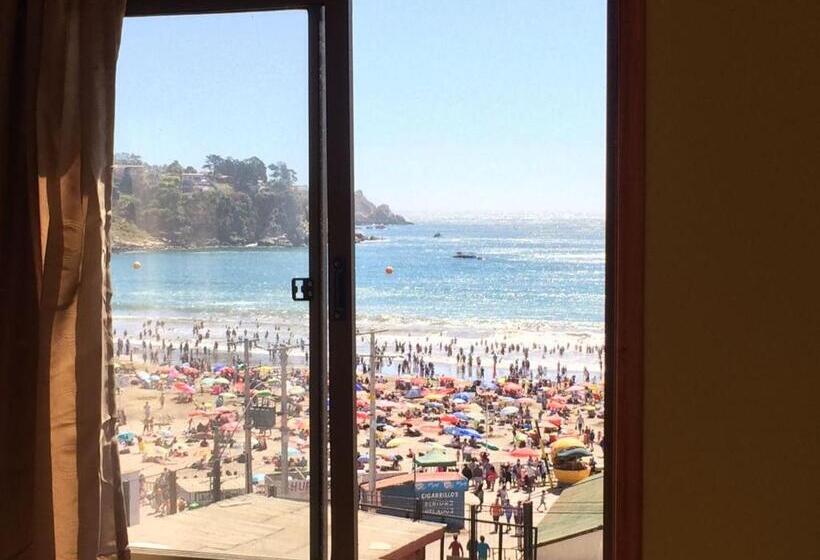 オーシャンビュースイート, Hostal Agustín Ii