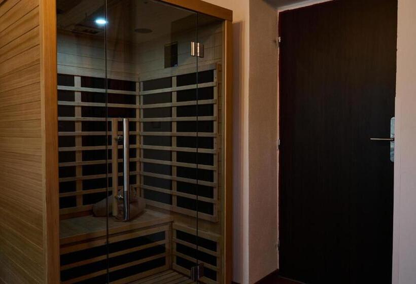 디럭스 룸, Dům U Lázní