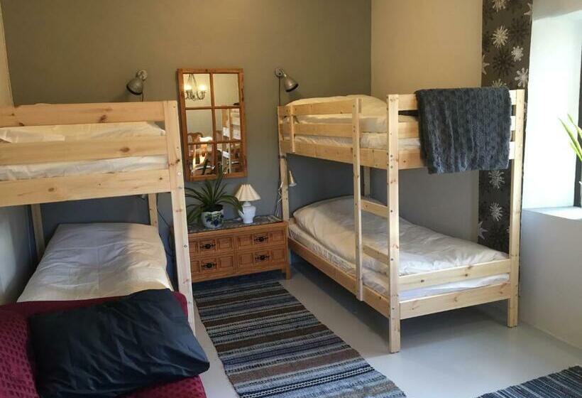 חדר משפחתי נוף לגינה, Stenbrottets Smedja