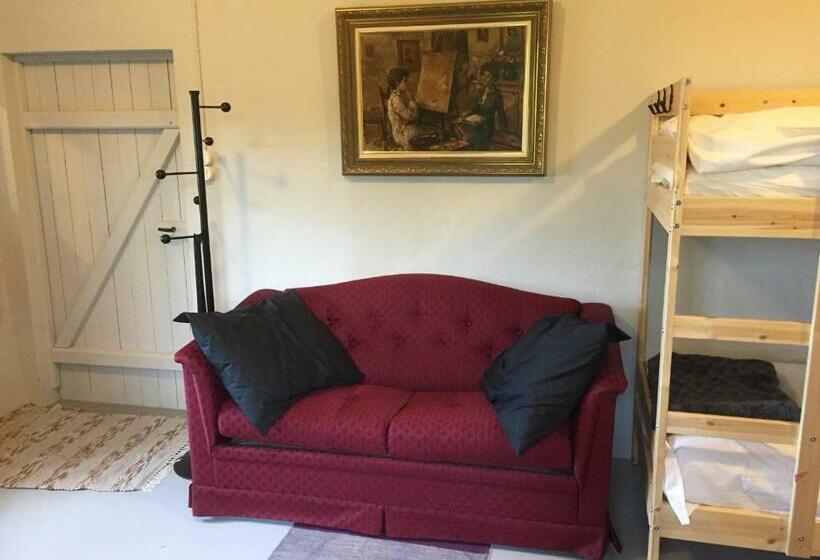 חדר משפחתי נוף לגינה, Stenbrottets Smedja