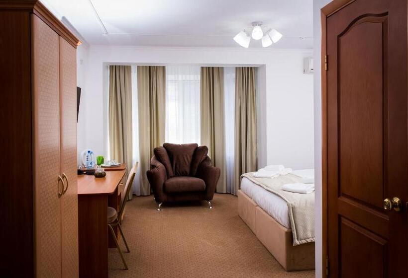 اتاق لوکس, кұрмет