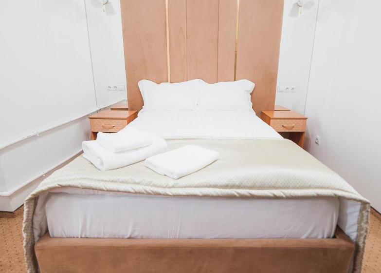 اتاق استاندارد یک نفره, кұрмет