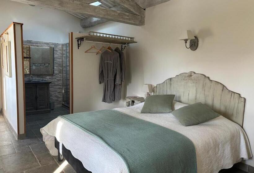 חדר משפחתי, La Petite Plaine