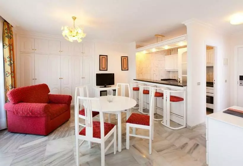 استودیوی استاندارد, Apartamentos Casablanca