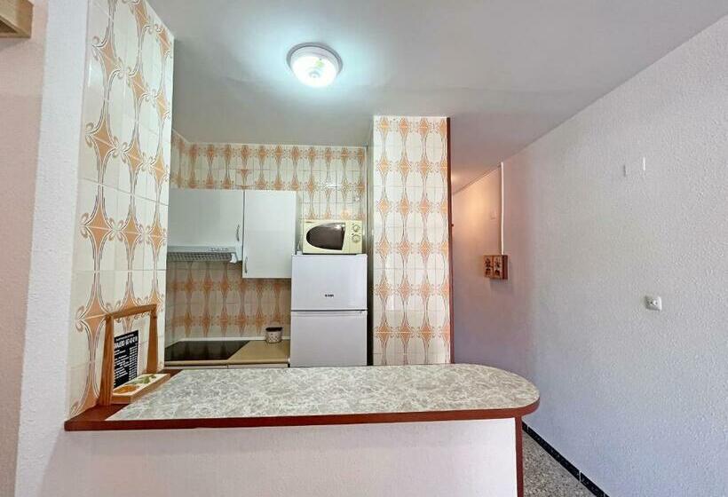 スタンダードスタジオ, Apartamentos Voramar 3000