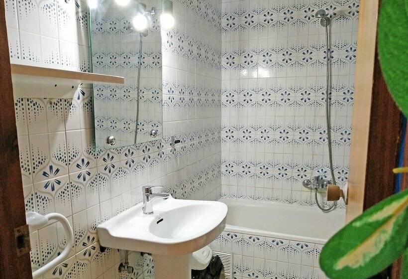 Escritório Estándar, Apartamentos Voramar 3000