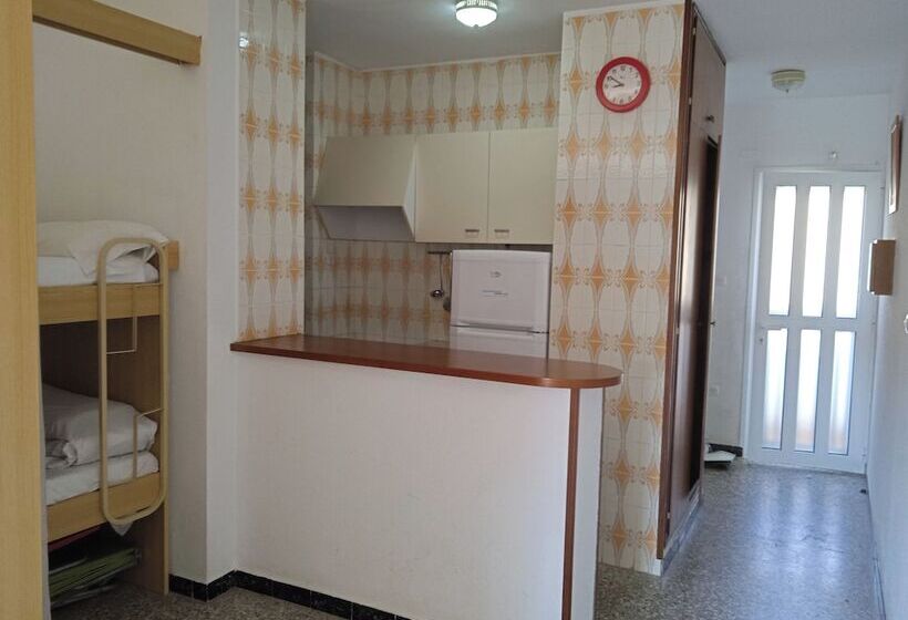 スタンダードスタジオ, Apartamentos Voramar 3000