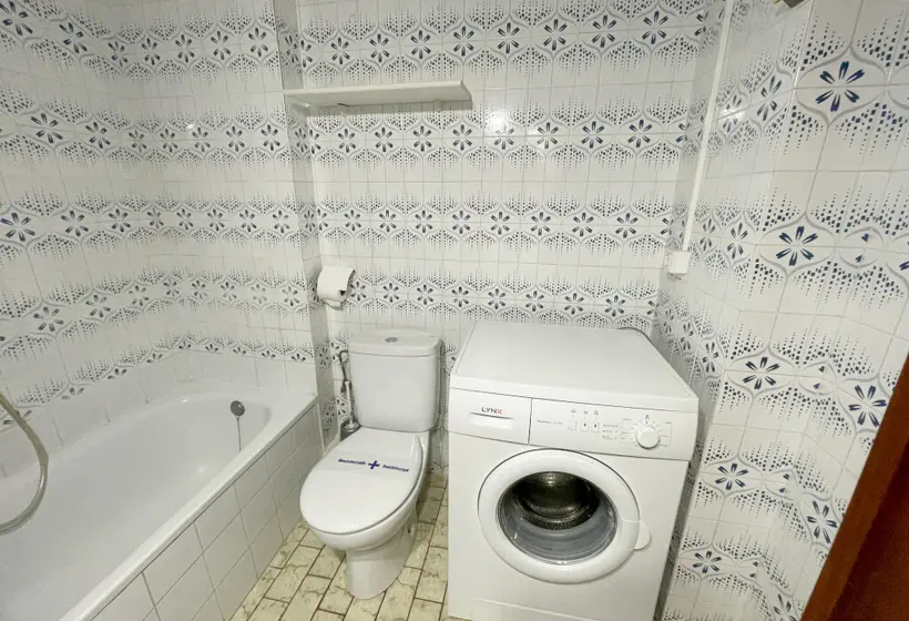 استودیوی استاندارد, Apartamentos Voramar 3000