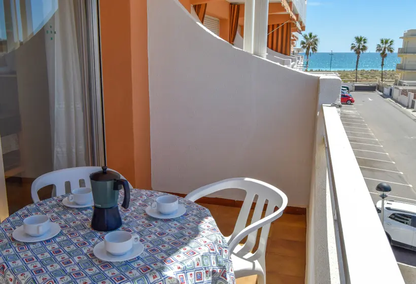 استودیوی استاندارد, Apartamentos Voramar 3000