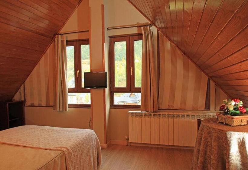 Номер Стандарт Трехместный, Aparthotel El Reyno