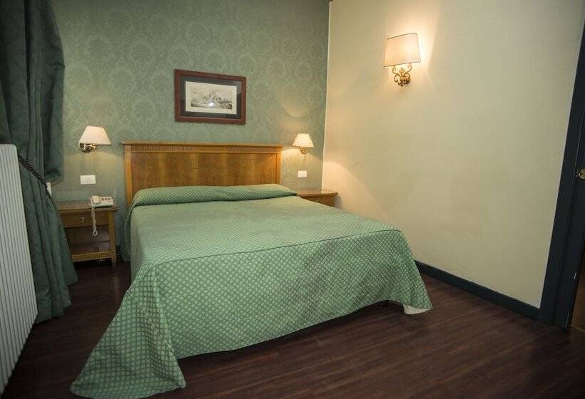 اتاق استاندارد چهار تخته, Del Real Orto Botanico