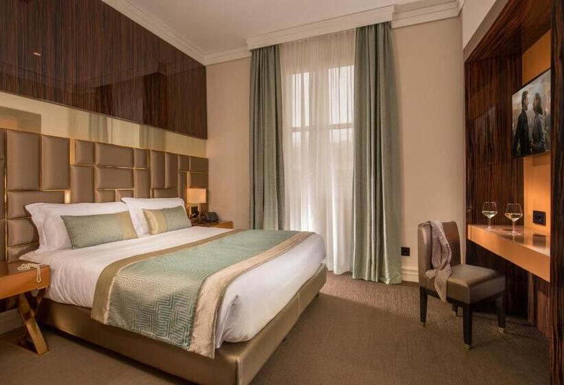 חדר קלאסי, Gioberti