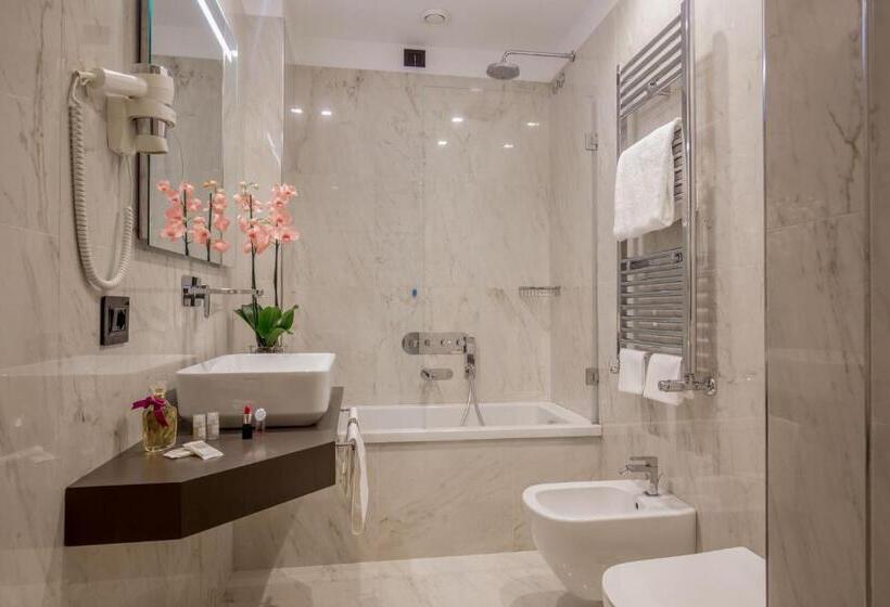 חדר סופריור, Gioberti