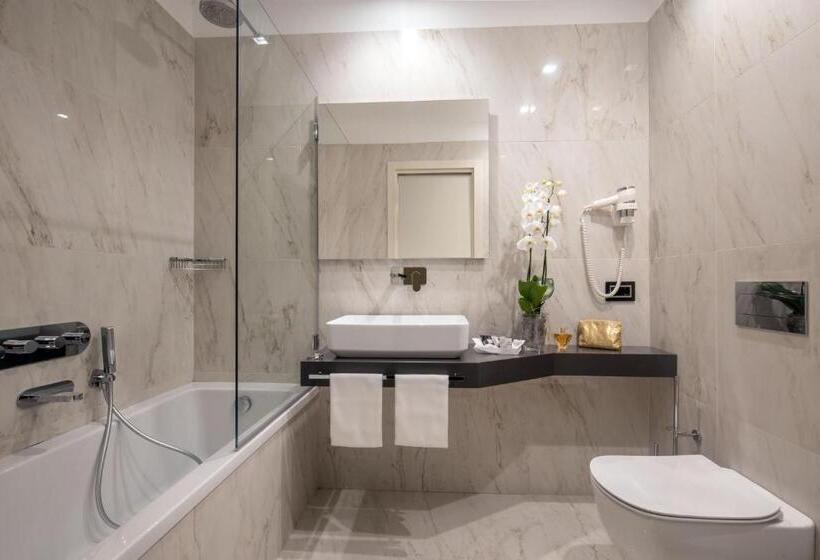 חדר סופריור, Gioberti