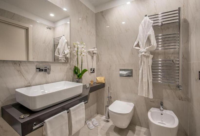 חדר דלוקס, Gioberti