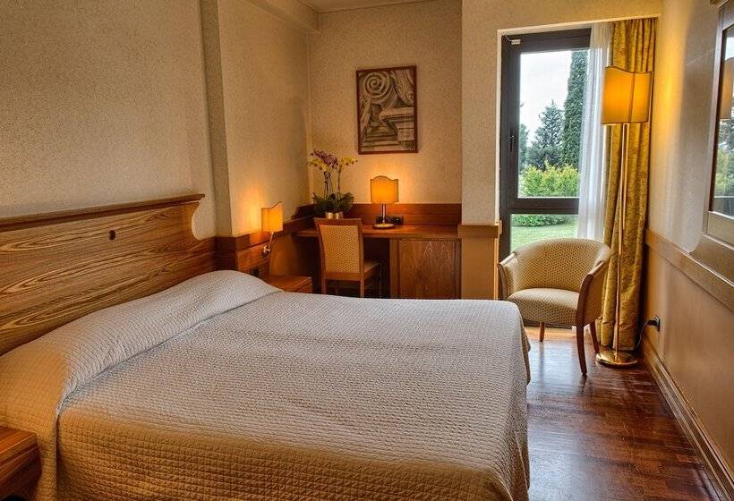 اتاق کلاسیک یک تخته, Bv Grand Hotel Assisi