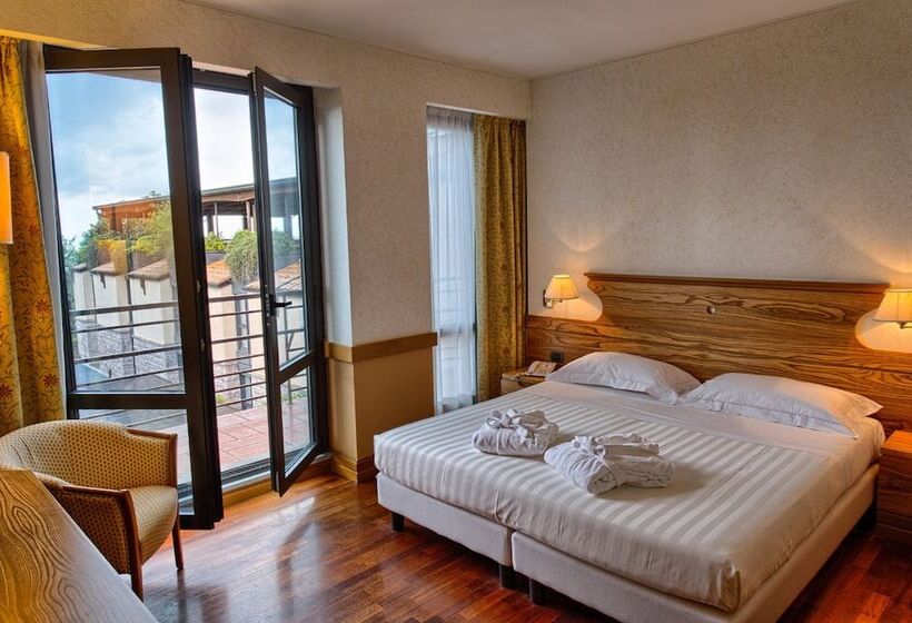 اتاق خانوادگی, Bv Grand Hotel Assisi