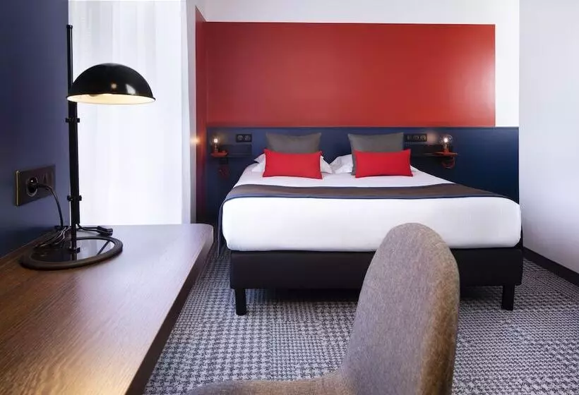 Habitación Familiar, Le Bugatti