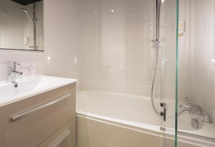 غرفة قياسية فردية, Le Bugatti