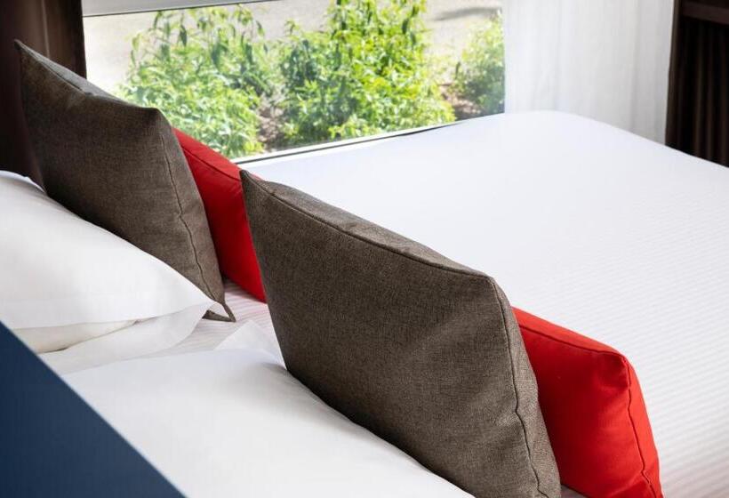 شقة غرفة واحدة, Le Bugatti