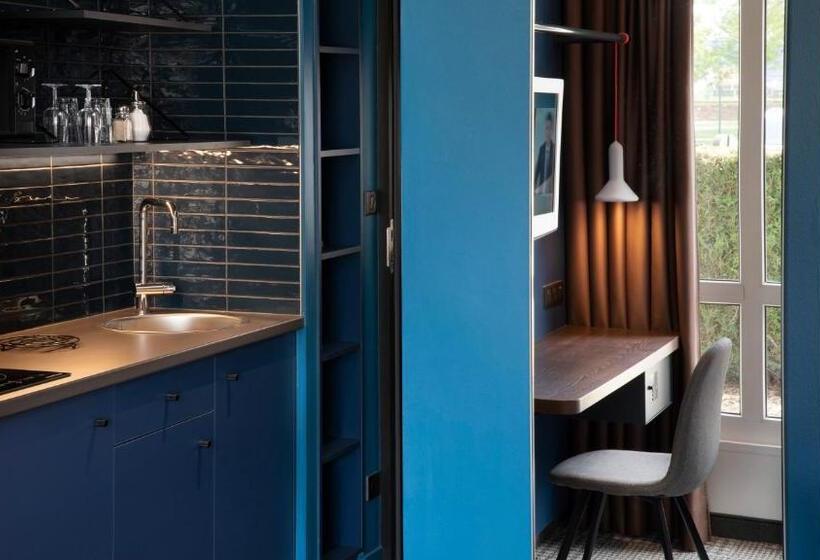 شقة غرفة واحدة, Le Bugatti