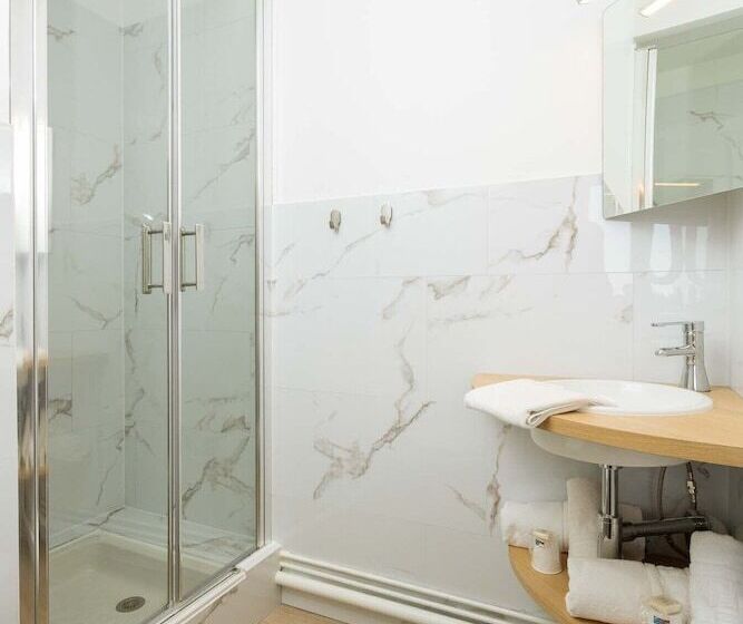 Standart Oda, Le Relais D'agay