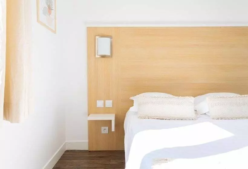 Standart Oda, Le Relais D'agay