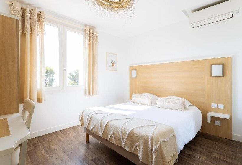 Standart Oda, Le Relais D'agay