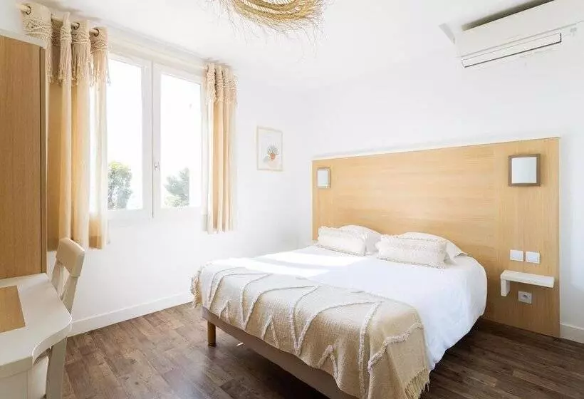 Standart Oda, Le Relais D'agay