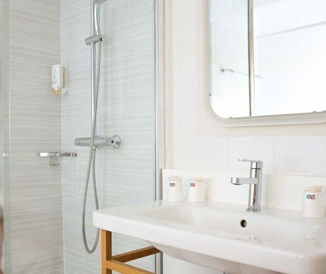 Lüks Üç Kişilik Oda, Le Relais D'agay