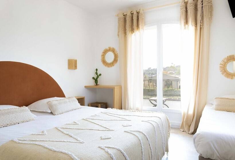 Lüks Üç Kişilik Oda, Le Relais D'agay