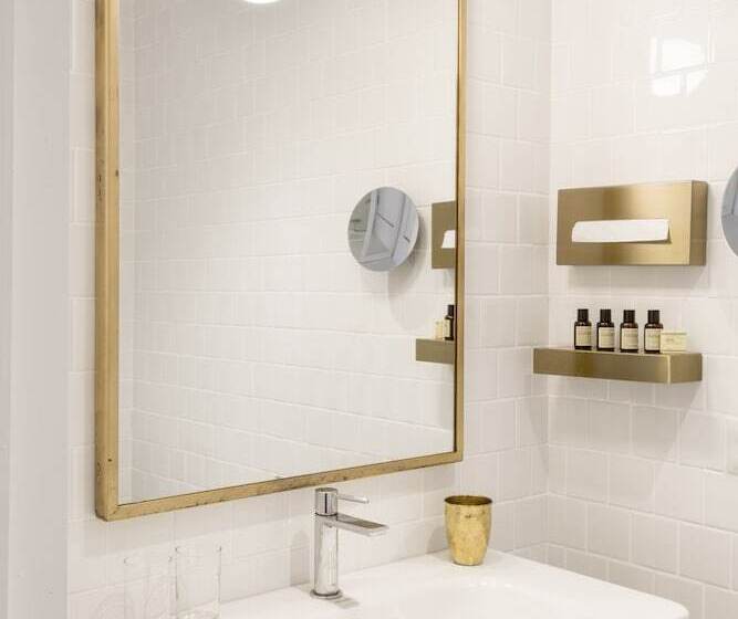 Полулюкс с Балконом, Midmost By Majestic Hotel Group