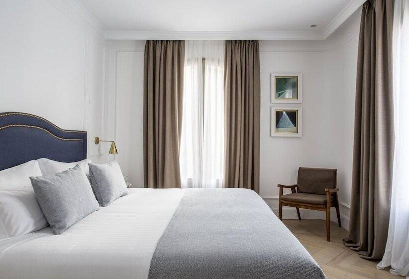 Полулюкс с Балконом, Midmost By Majestic Hotel Group