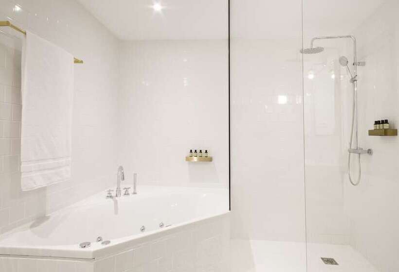 Люкс, Midmost By Majestic Hotel Group