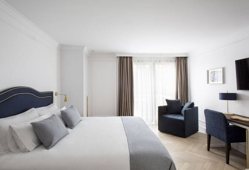 Люкс, Midmost By Majestic Hotel Group