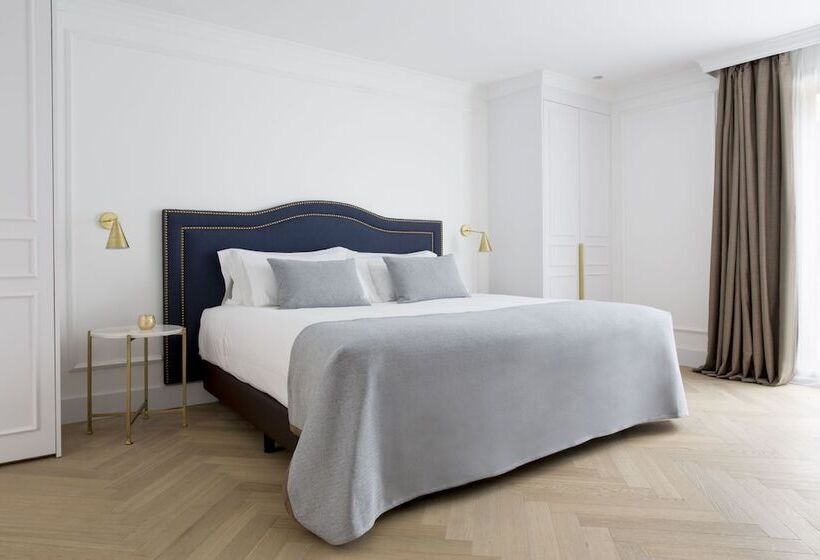 Люкс, Midmost By Majestic Hotel Group