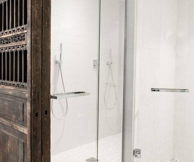 Люкс, Midmost By Majestic Hotel Group