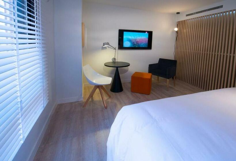 اتاق پرمیوم, Mirador De Chamartin