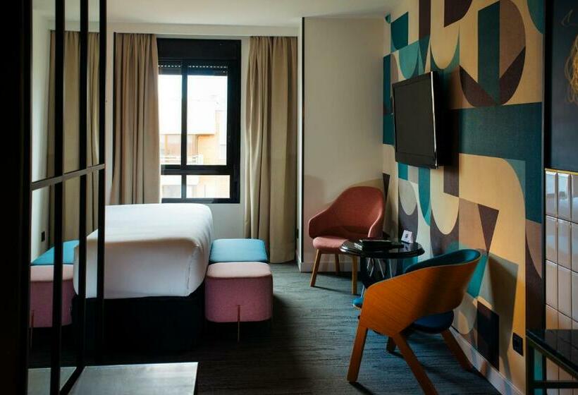 اتاق پرمیوم, Mirador De Chamartin