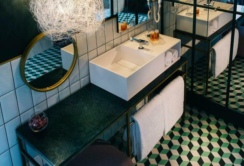 اتاق پرمیوم, Mirador De Chamartin