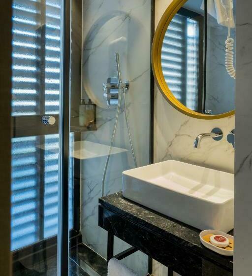 اتاق لوکس, Mirador De Chamartin