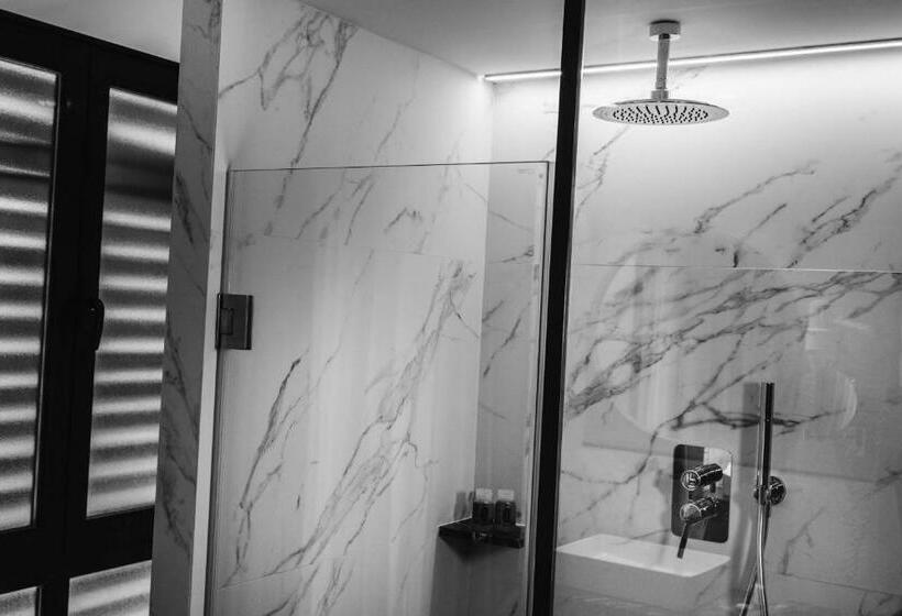 اتاق لوکس, Mirador De Chamartin