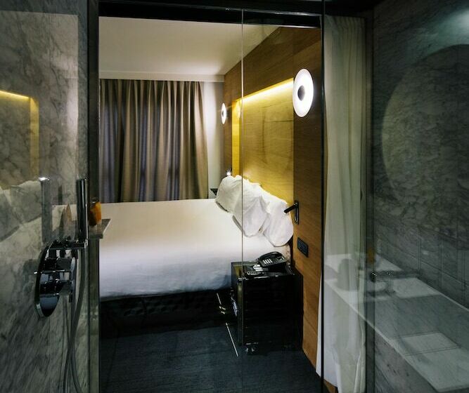 اتاق لوکس, Mirador De Chamartin