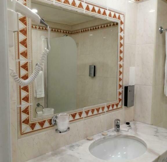 Номер Стандарт, Monaco