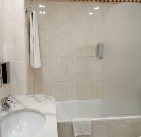 Номер Стандарт, Monaco