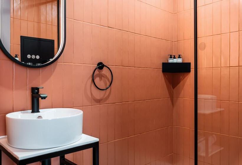 スタンダードルーム, La Dépendance